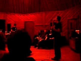 Dave Gahan miracles live 10-25-2007.mp4_snapshot_00.56_[2021.08.02_10.20.06].jpg