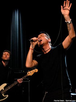 dave-gahan-300-d-111507.jpg