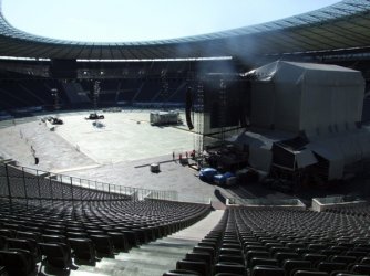 2009-06-10_004-eight-hours-before-doors-open.jpg