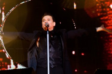 2009_06_22_001_depeche_mode_live_in_bratislava_photo_by_ivana_dvorska.jpg