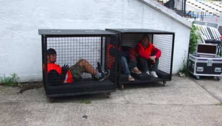 2009_06_22_004_local_crew_waiting_to_be_let_lose.png
