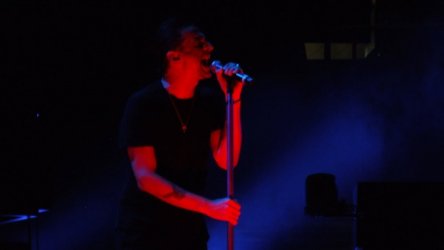 2009-08-03-003_moody_shot_of_dave_from_soundcheck.jpg