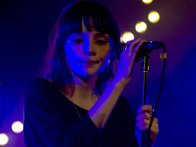 2455617_chrvches7.jpg