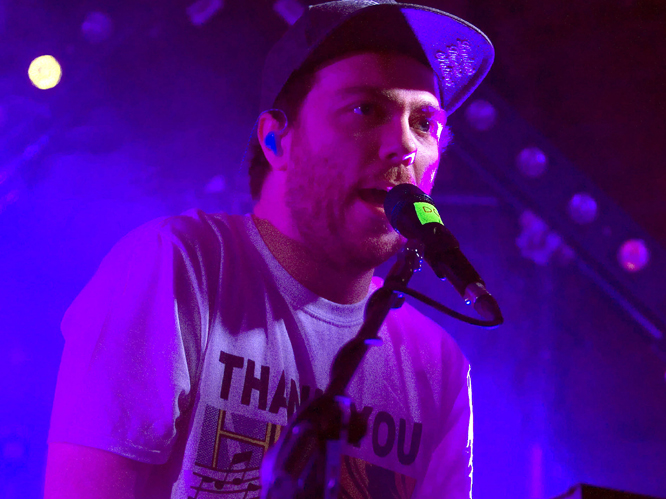 7357884_chvrches5.jpg